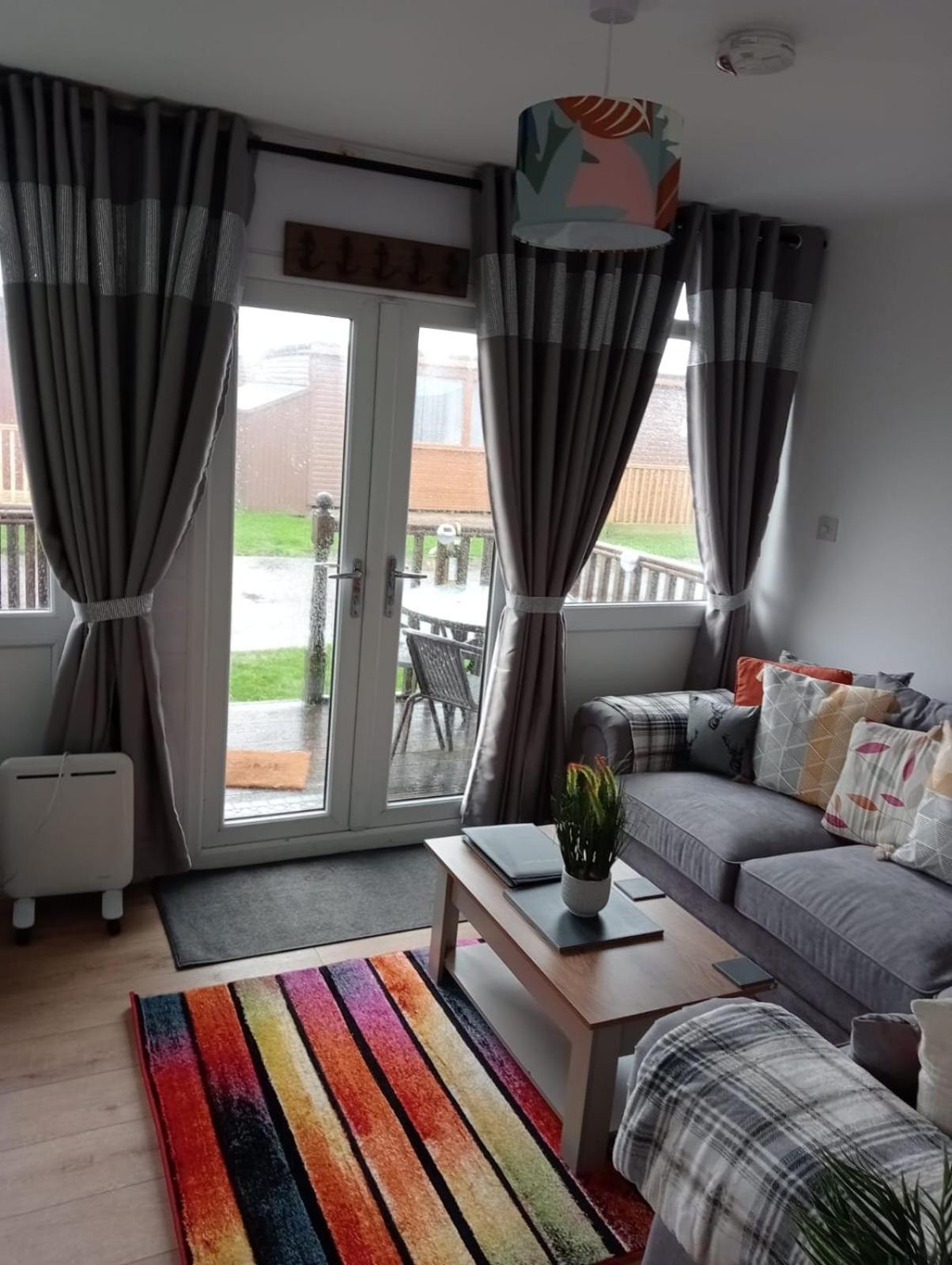 J16 Mablethorpe Pet Friendly Chalet Exterior photo